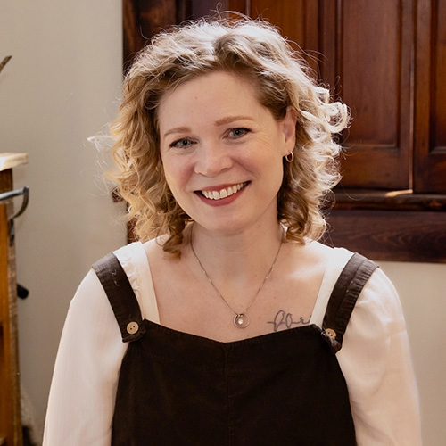 Profile Photo - Amy Hartl